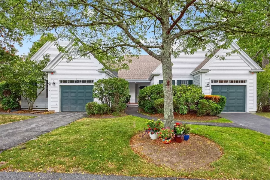 6 Mayfair Ct #6, Mashpee, MA 02649