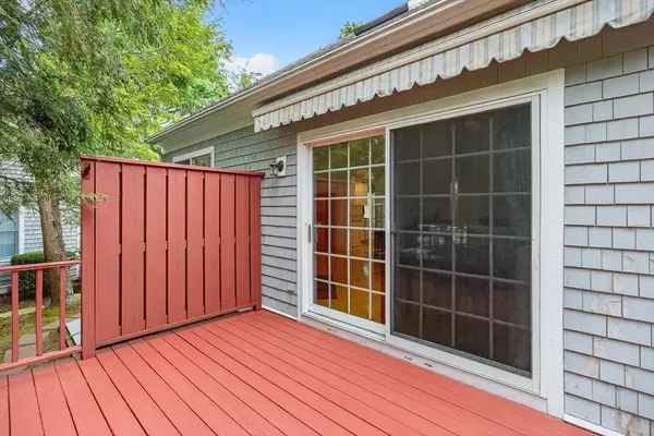 Mashpee, MA 02649,6 Mayfair Ct #6