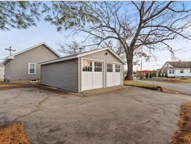 Attleboro, MA 02703,735 Washington St