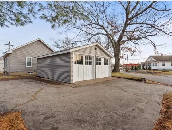 735 Washington St, Attleboro, MA 02703