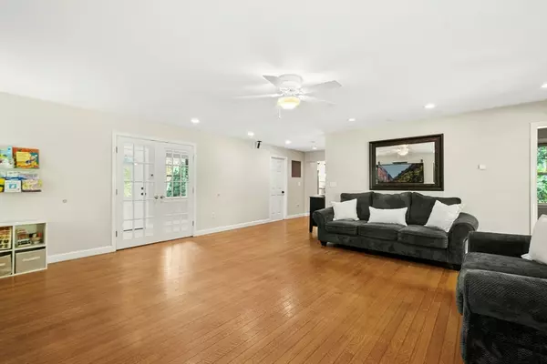 Ashland, MA 01721,8 Raymond Way