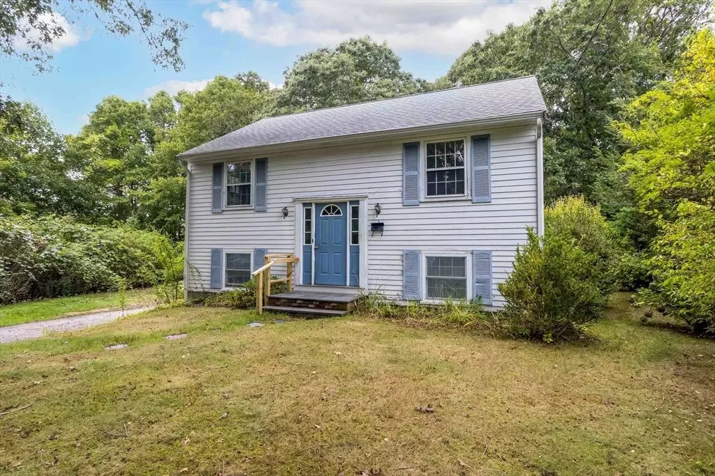 Falmouth, MA 02536,2 Swallow Street