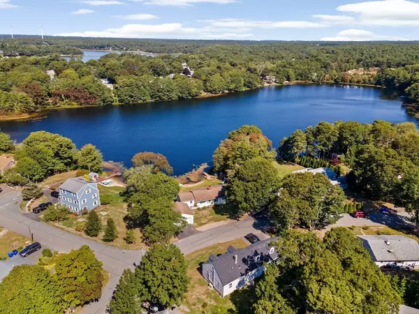 Bourne, MA 02532,15 Maple St