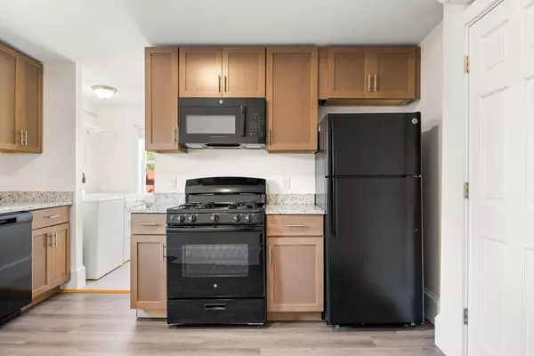 Whitman, MA 02382,97 West St #2