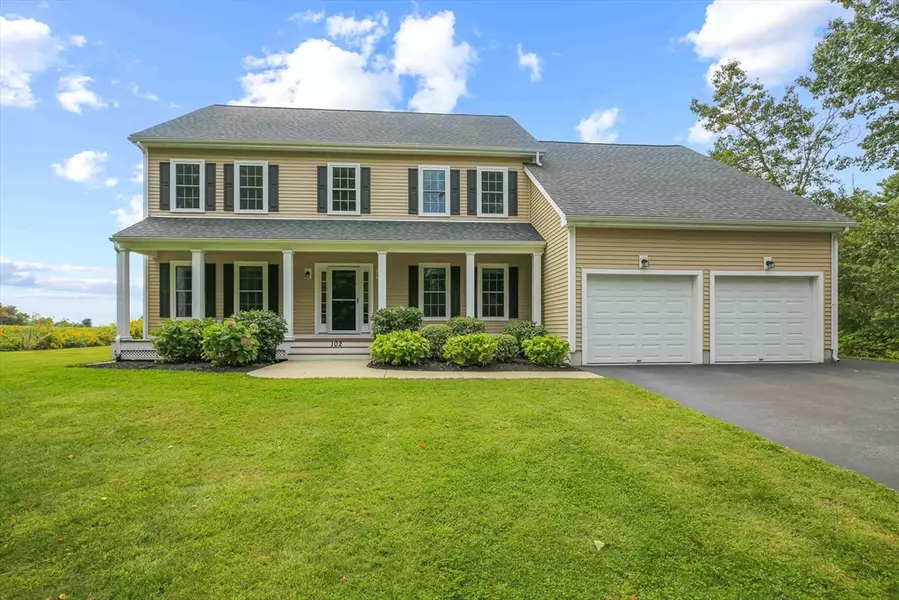 102 Kennedy Cir, Northbridge, MA 01534
