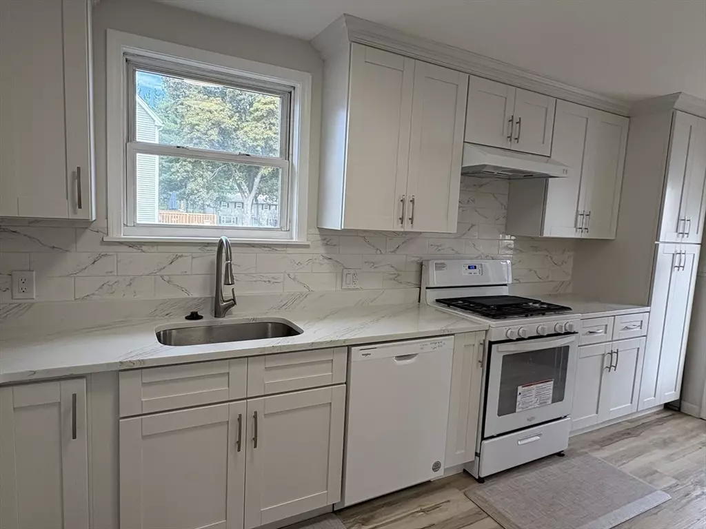 Methuen, MA 01844,61-63 Pelham St #61