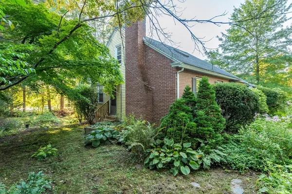 Amherst, MA 01002,12 Moorland St