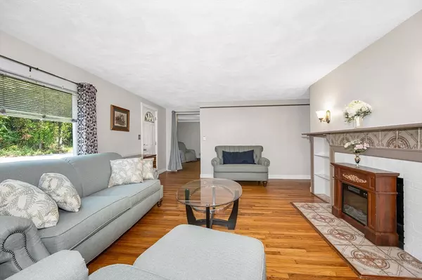 Lunenburg, MA 01462,41 White St