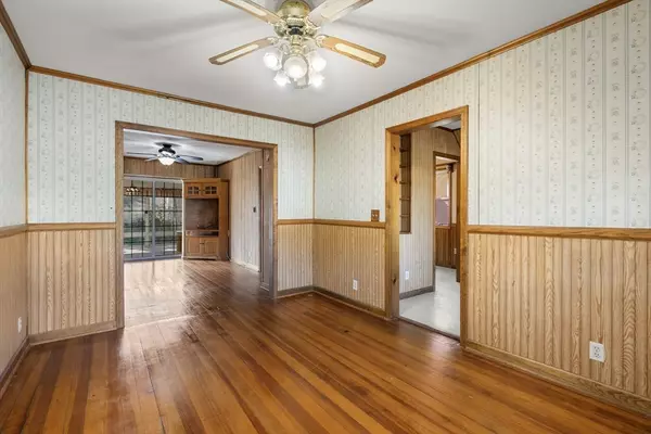 Ludlow, MA 01056,356-358 East St.