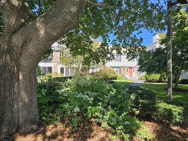 Sandwich, MA 02563,17 Highview Dr #17