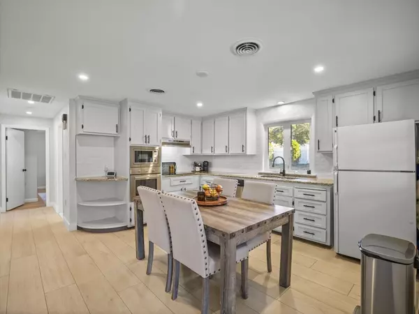 Methuen, MA 01844,8 Francella Rd