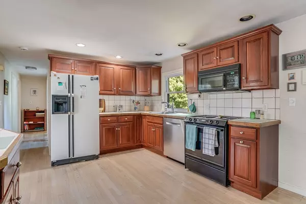 Haverhill, MA 01830,63 Melrose Ave