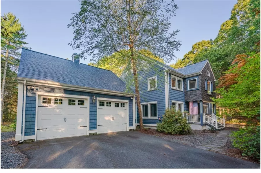 7 Mink Trap Ln, Sharon, MA 02067