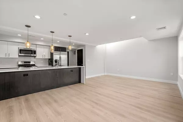 Boston, MA 02128,85 Everett St #3