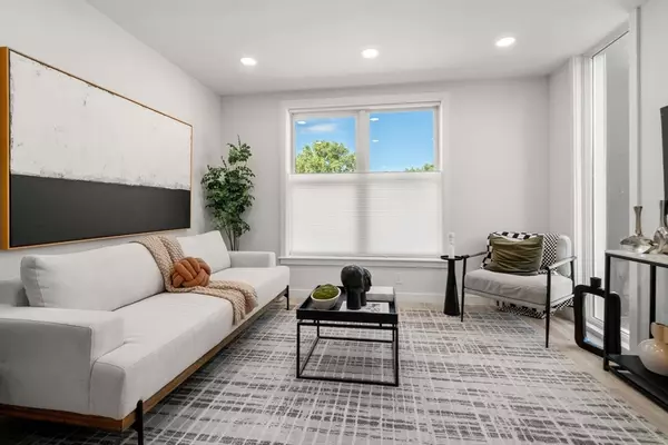 Boston, MA 02131,602 Canterbury #4