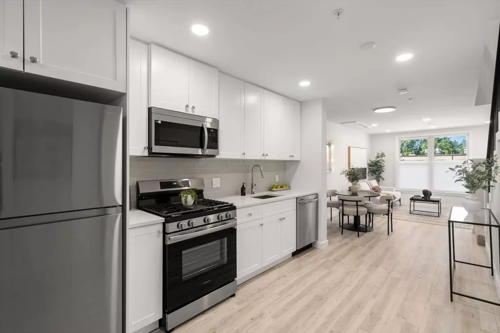 Boston, MA 02131,602 Canterbury #4