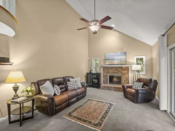 North Andover, MA 01845,120 Gray St