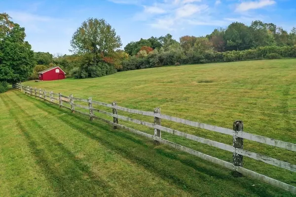 Sutton, MA 01590,31 Douglas Road