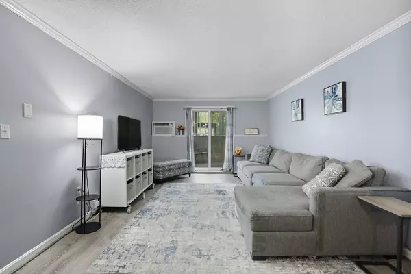 Dracut, MA 01826,7 Wildwood St #5