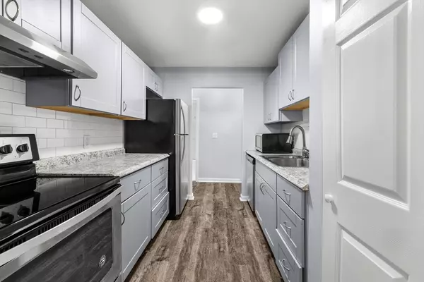 Franklin, MA 02038,151 King St #308C