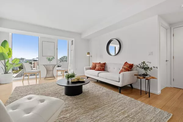 Cambridge, MA 02141,2 Earhart Street #PH2