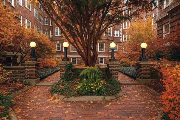 43 Linnaean Street #42A, Cambridge, MA 02138