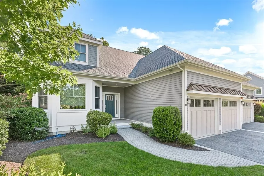 14 Woodmere Dr #14, Milton, MA 02186