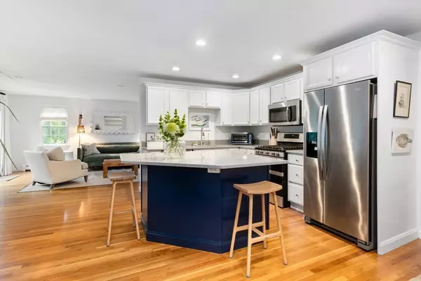 Hingham, MA 02043,3 West St