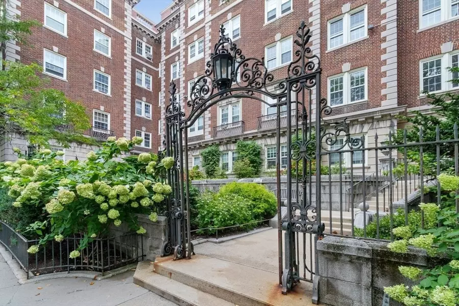 3 Arlington St #52, Cambridge, MA 02140