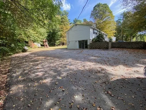 Hudson, NH 03051,92 Dracut Road