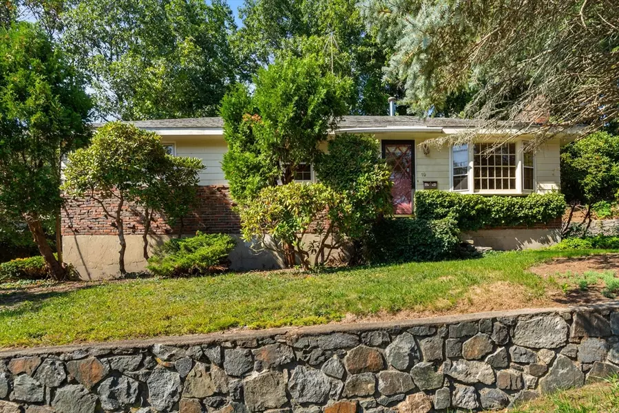19/21 Clark St, Salem, MA 01970