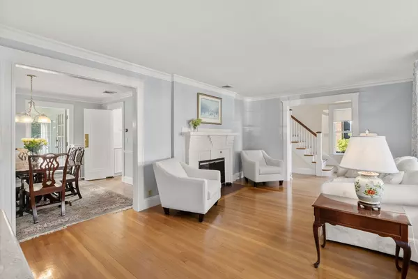 Needham, MA 02494,14 Lasalle Rd