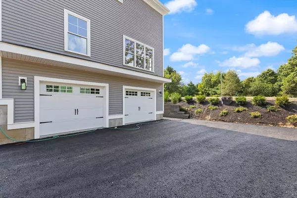 Georgetown, MA 01833,66  2 Parish Rd.