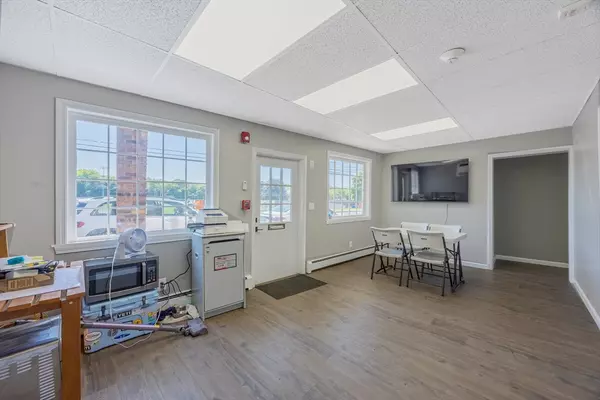 South Hadley, MA 01075,318 Newton Street