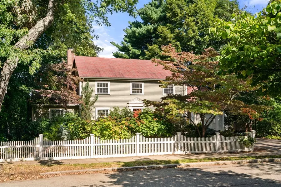 65 Shornecliffe Rd, Newton, MA 02458