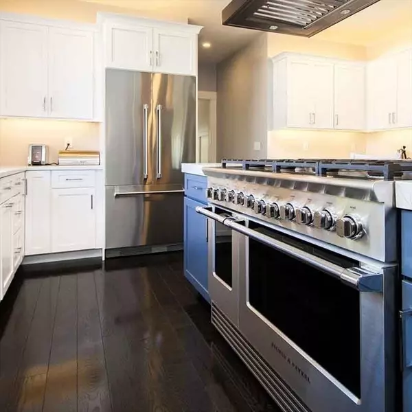 Hingham, MA 02043,1B Lot Rockland St