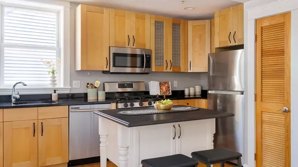 Cambridge, MA 02141,339-341 Hurley St #5