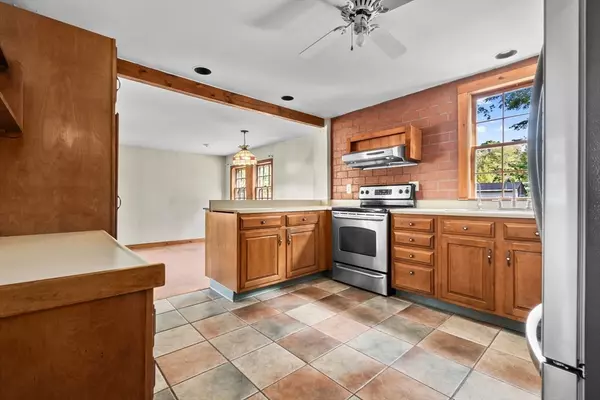 Georgetown, MA 01833,10 Noyes Rd