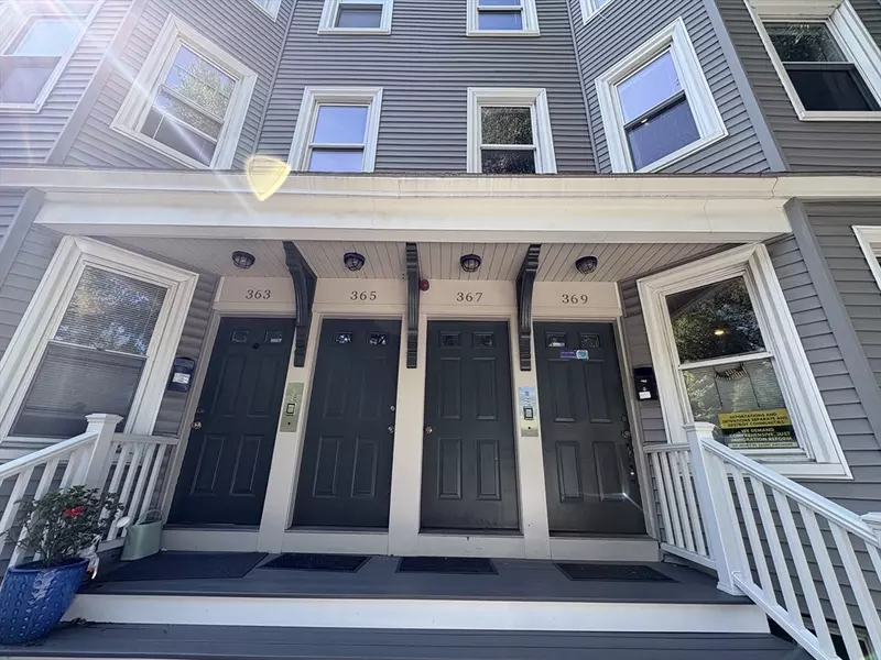 367 Cardinal Mederios #1, Cambridge, MA 02141