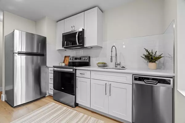 Boston, MA 02128,72-74 Chelsea St #3