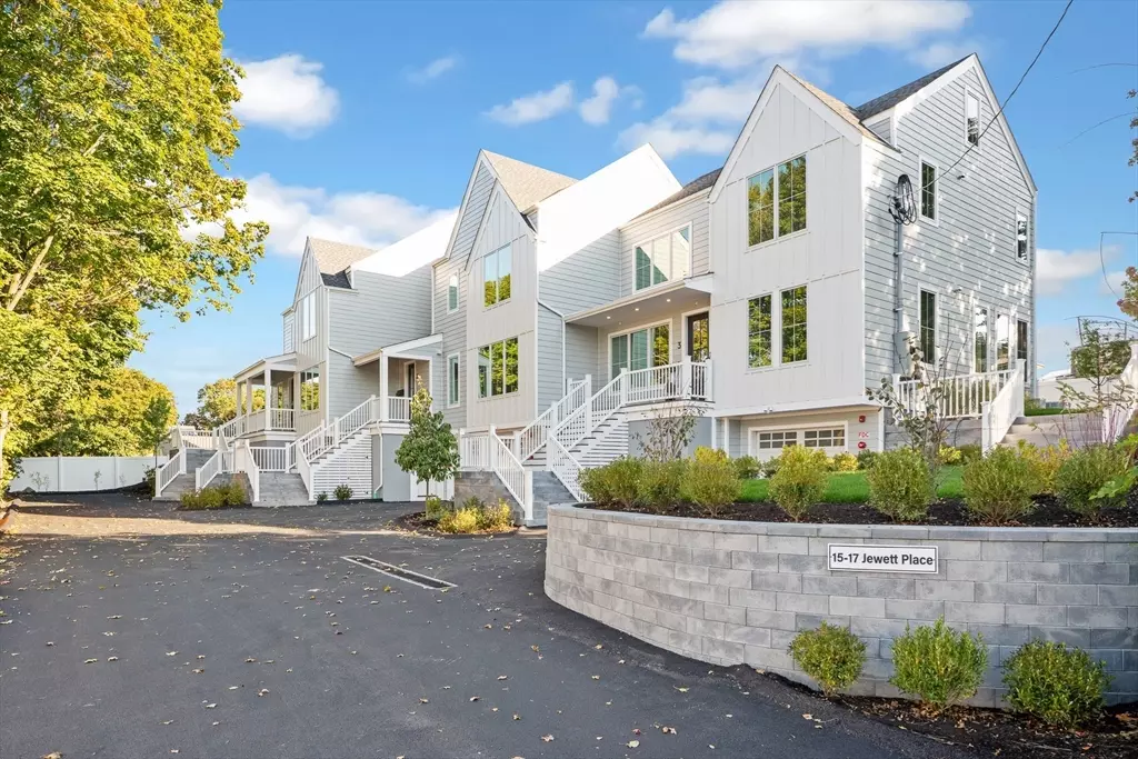 Newton, MA 02458,15-17 Jewett Pl #3