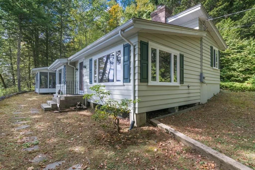 Huntington, MA 01050,236 Norwich Lk