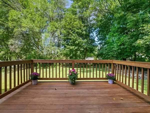 Ashland, MA 01721,9 South Street