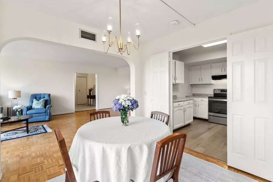 250 Hammond Pond Pkwy #1002N, Newton, MA 02467