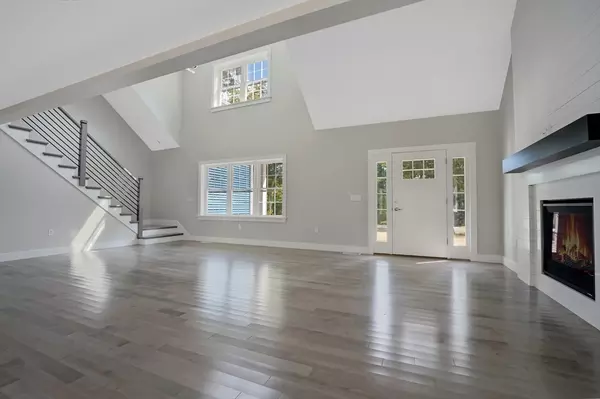 Dartmouth, MA 02747,815 Old Fall River Rd.