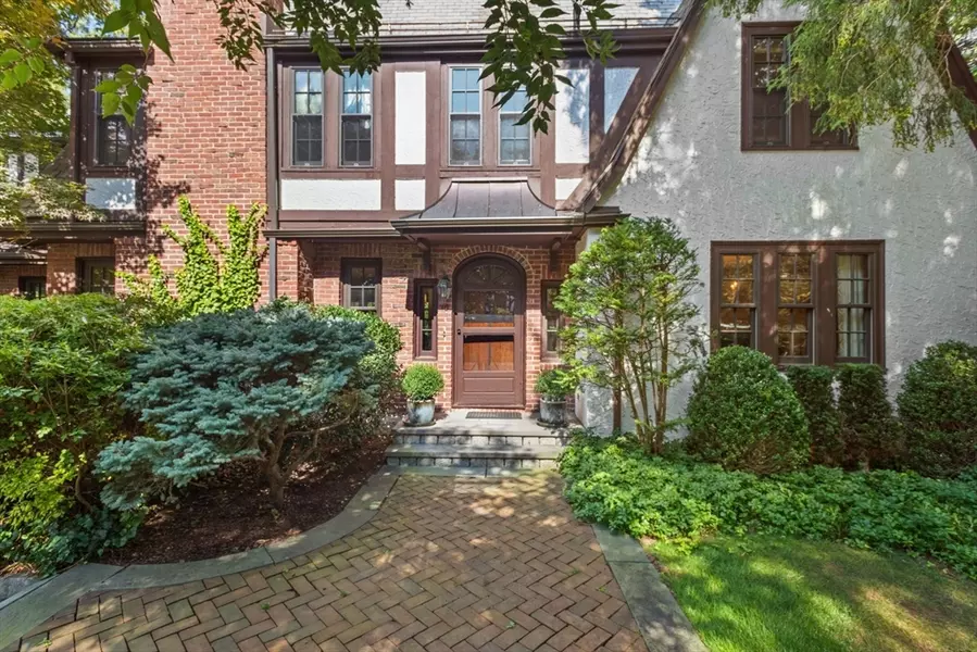 10 Allen Road, Wellesley, MA 02481