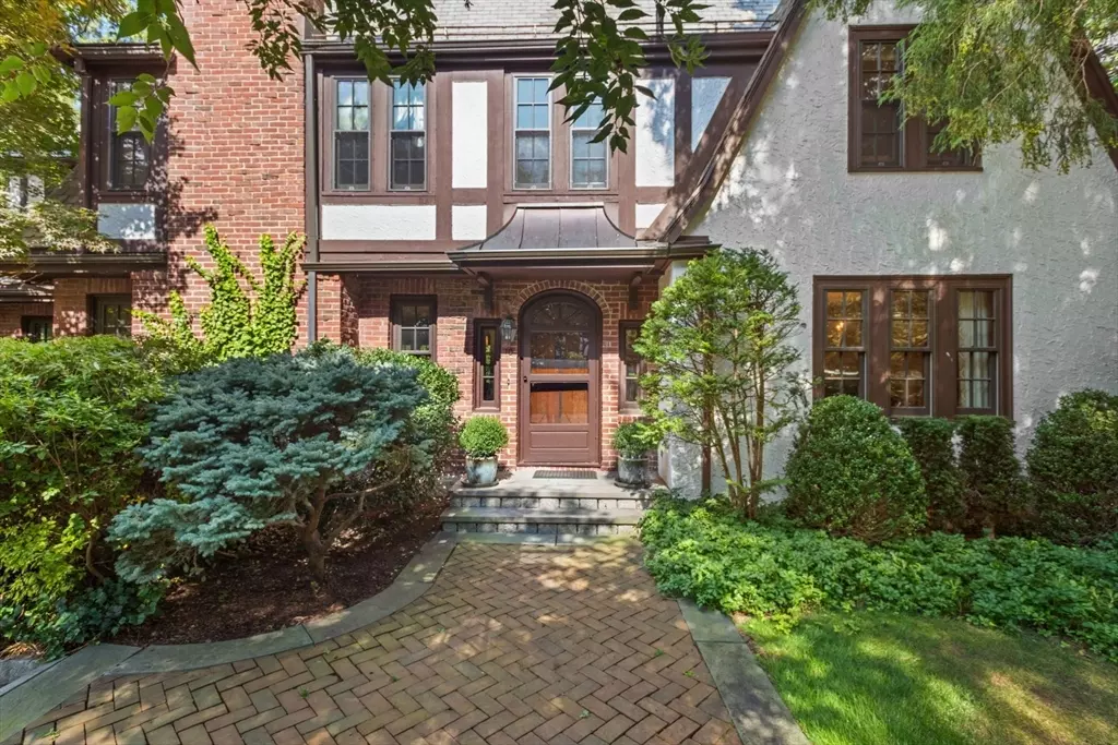 Wellesley, MA 02481,10 Allen Road