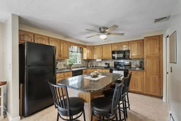 Wakefield, MA 01880,3 Gladstone St