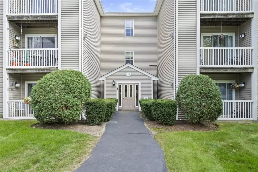 4 Marc Dr #4B3, Plymouth, MA 02360