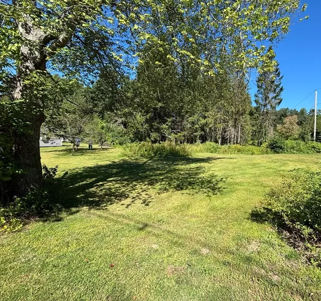 1 Howarth Rd, Oxford, MA 01540